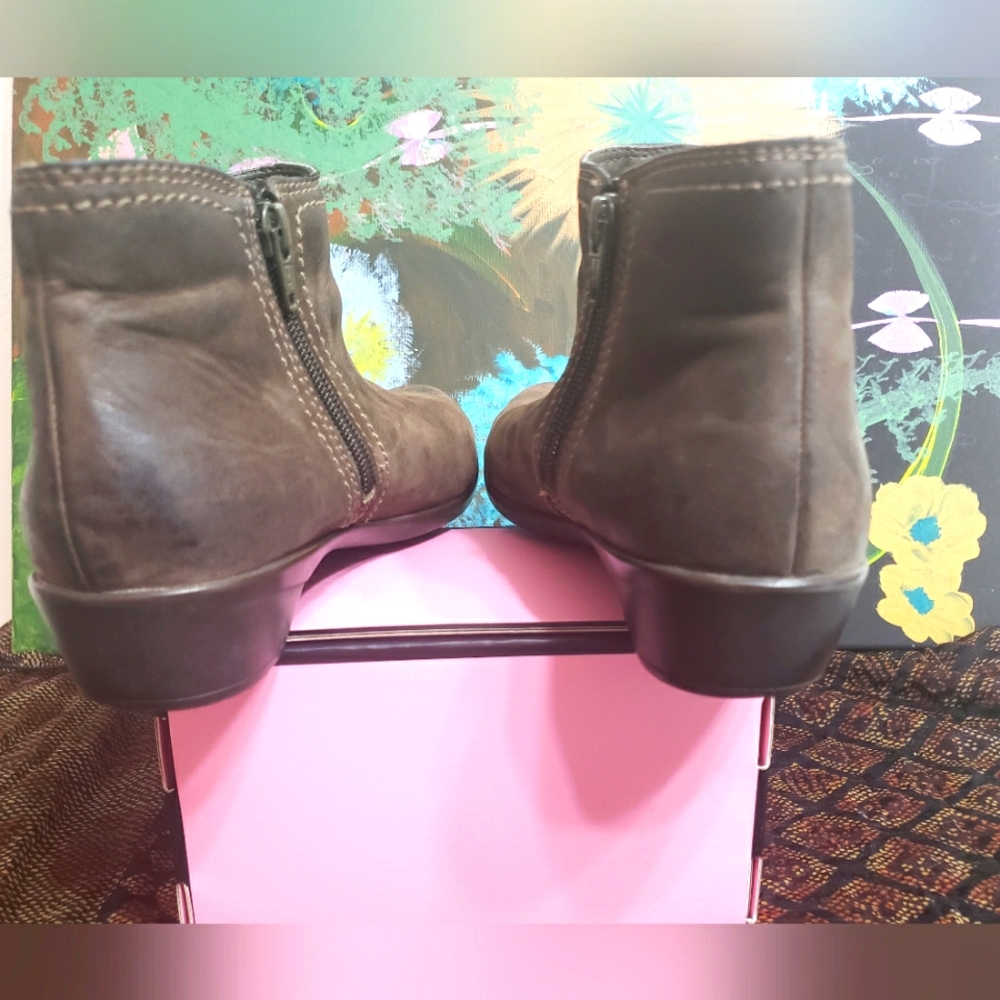 Leather/Suede Ankle Boots.